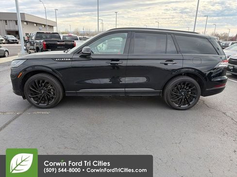 Used 2025 Lincoln Aviator Reserve w/ Equipment Group 201A image 8