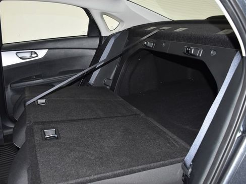 Used 2024 Kia Forte LXS w/ LXS Technology Package FWD image 30