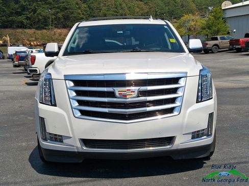 Used 2020 Cadillac Escalade Luxury image 8