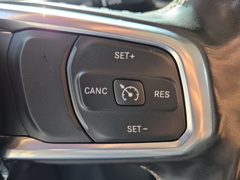 Used 2020 Jeep Gladiator Overland w/ LED Lighting Group AWD/4WD image 26