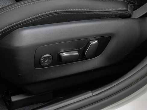 Used 2024 BMW 530i w/ M Sport Package RWD image 36