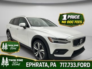 Used 2025 Volvo V60 B5 Cross Country Plus AWD/4WD video 1