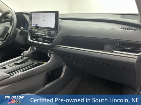 Used 2024 Toyota Grand Highlander XLE image 23