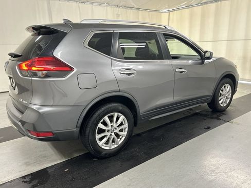 Used 2017 Nissan Rogue SV AWD/4WD image 2