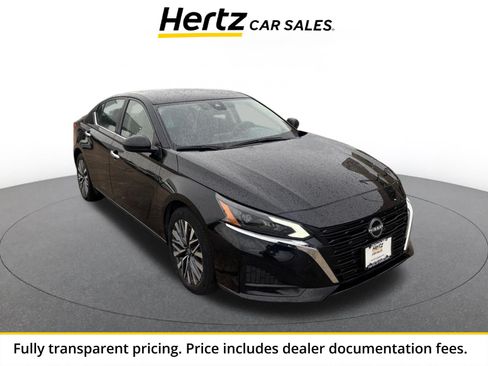 Used 2025 Nissan Altima 2.5 SV FWD image 1