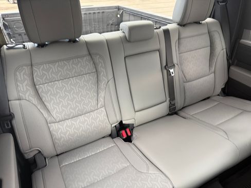 Used 2025 Toyota Tundra Limited AWD/4WD image 18
