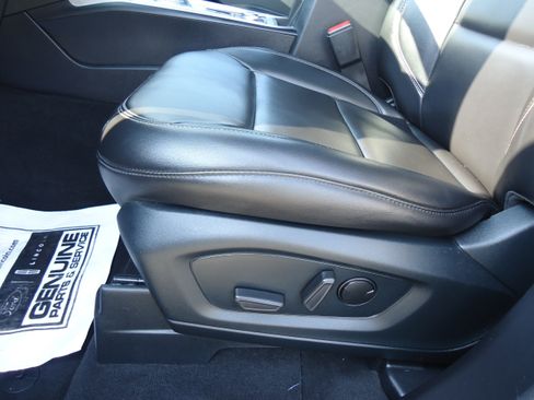 Used 2022 Ford Explorer XLT w/ Equipment Group 202A AWD/4WD image 24