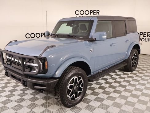 Used 2022 Ford Bronco Outer Banks AWD/4WD image 11