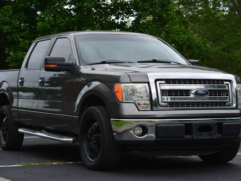 Used 2013 Ford F150 XLT w/ XLT Chrome Pkg RWD image 3