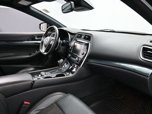 Used 2019 Nissan Maxima SR w/ Premium Package FWD image 31