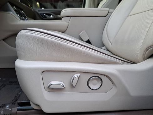 Used 2021 GMC Yukon Denali w/ Denali Premium Package image 30