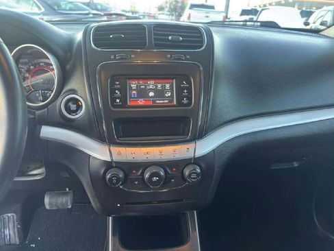 Used 2018 Dodge Journey SE w/ Connectivity Group image 14