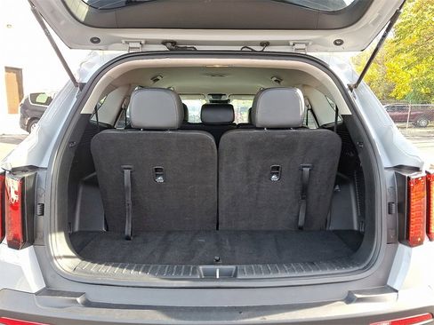 Used 2022 Kia Sorento S image 29