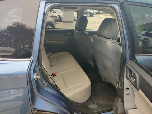Used 2016 Subaru Forester 2.5i Touring AWD/4WD image 15