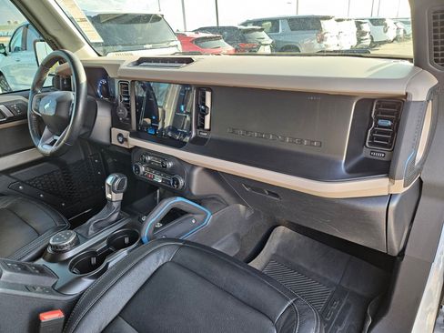 Used 2022 Ford Bronco Wildtrak image 33