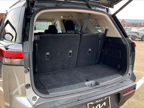 Used 2025 Nissan Pathfinder SV AWD/4WD image 17