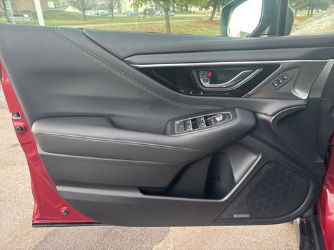 Used 2021 Subaru Outback Limited image 16