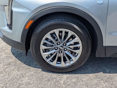 Used 2025 Cadillac XT4 Premium Luxury FWD image 10