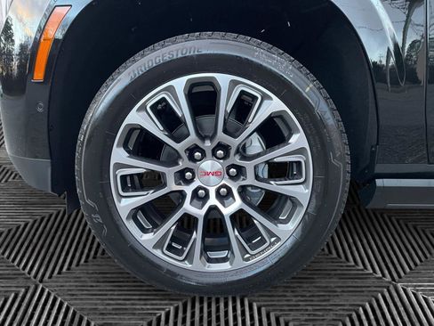 New 2026 GMC Yukon XL Denali w/ Denali Reserve Package image 14