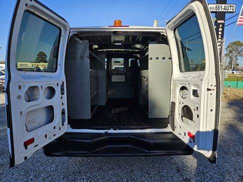 Used 2014 Ford E-250 and Econoline 250 w/ Power Group image 16
