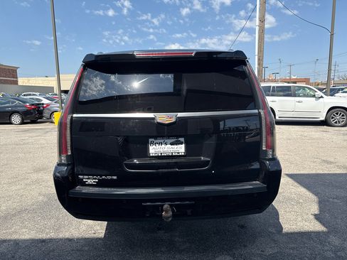 Used 2016 Cadillac Escalade ESV Luxury image 7
