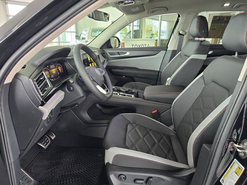 New 2026 Volkswagen Atlas Peak Edition AWD/4WD image 16