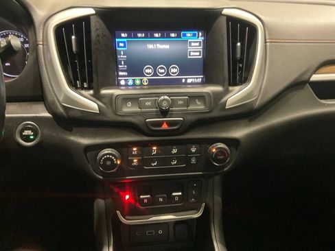Used 2020 GMC Terrain SLE FWD image 17