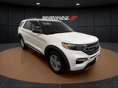 Used 2021 Ford Explorer XLT w/ Equipment Group 202A AWD/4WD image 1