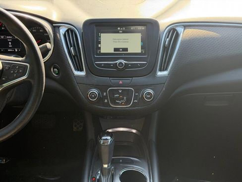 Used 2018 Chevrolet Malibu LT FWD image 13
