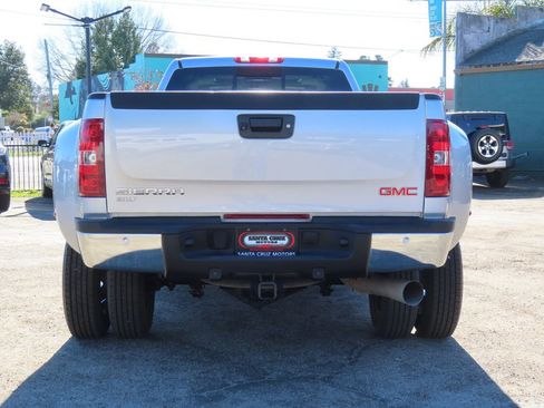 Used 2010 GMC Sierra 3500 SLT w/ SLT Convenience Package image 4