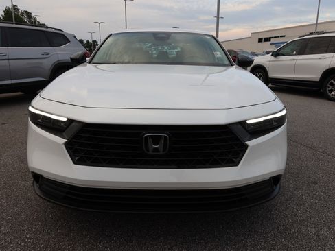 Certified 2025 Honda Accord SE image 9