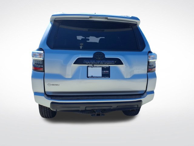 Used 2017 Toyota 4Runner TRD Off-Road Premium AWD/4WD image 18