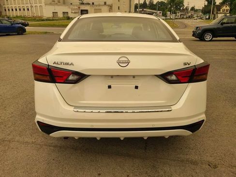 Used 2023 Nissan Altima 2.5 SV FWD image 9