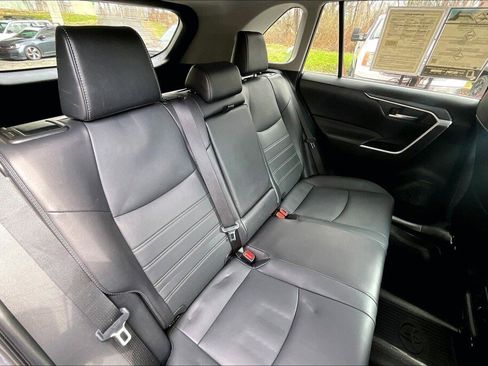 Used 2022 Toyota RAV4 XLE Premium AWD/4WD image 16