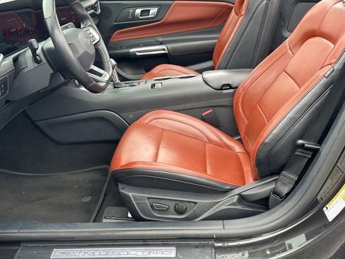 Used 2024 Ford Mustang Premium image 9
