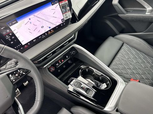 New 2025 Audi SQ5 Premium Plus image 23