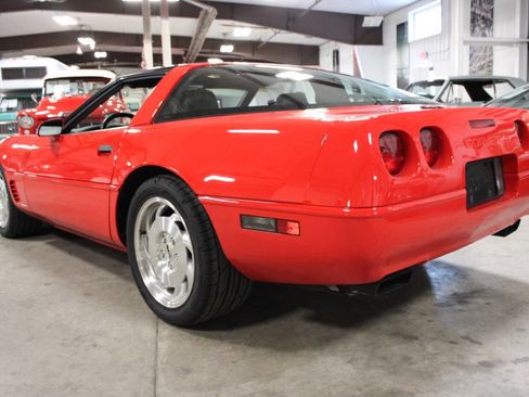 Used 1996 Chevrolet Corvette Base 2dr Hatchback image 4