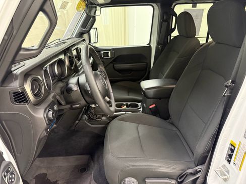Used 2023 Jeep Wrangler Unlimited w/ Convenience Group AWD/4WD image 25