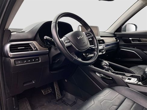 Used 2022 Kia Telluride SX w/ SX Prestige Package image 9