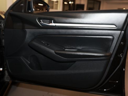 Used 2022 Nissan Altima 2.5 SV image 19