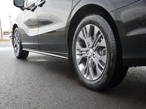 New 2026 Honda Odyssey Touring image 9