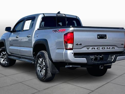 Used 2016 Toyota Tacoma TRD Off-Road image 12