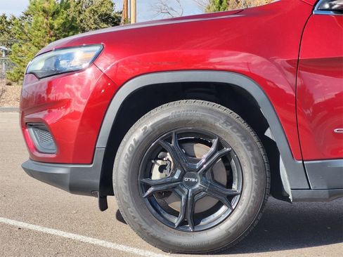 Used 2021 Jeep Cherokee Latitude Lux w/ Comfort/Convenience Group image 9