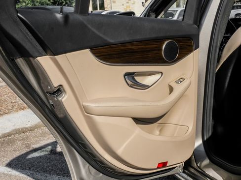 Used 2019 Mercedes-Benz C 300 C 300 image 42