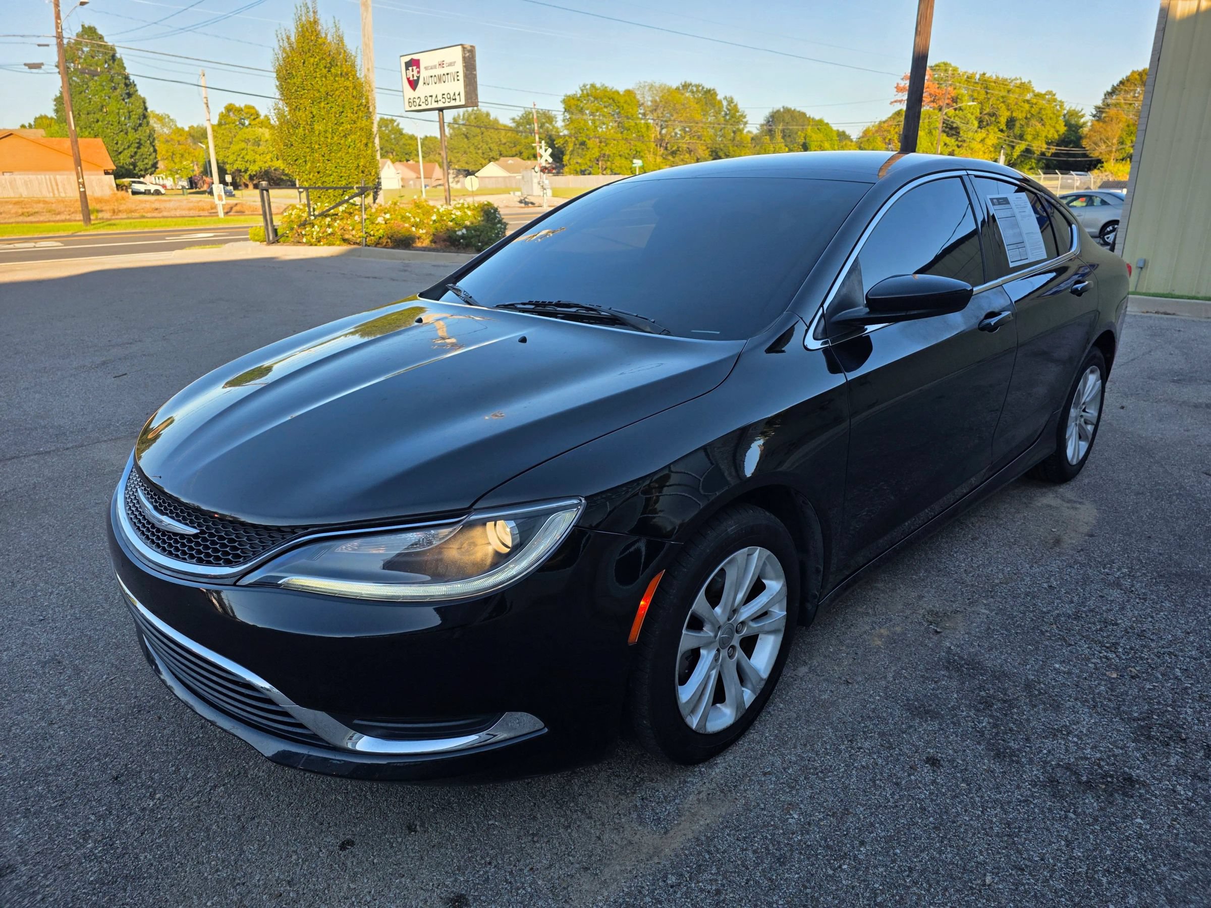 Used 2016 Chrysler 200 Limited FWD image 4