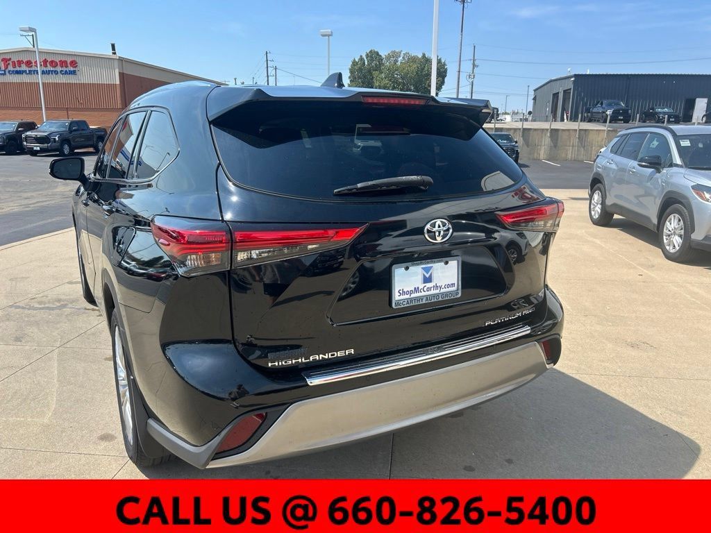 Used 2023 Toyota Highlander Platinum AWD/4WD image 8
