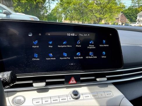 Used 2025 Hyundai Elantra Limited FWD image 15