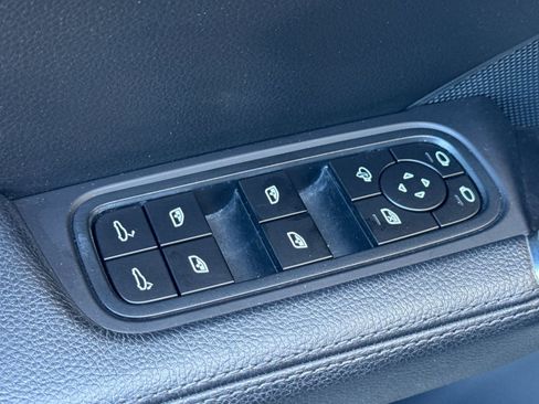 Used 2022 Porsche Cayenne Coupe AWD/4WD image 11