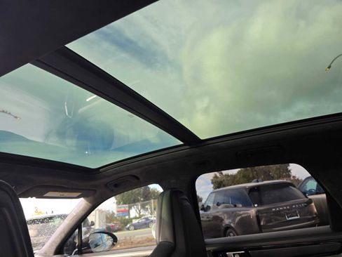 Used 2021 Porsche Cayenne Turbo S image 29