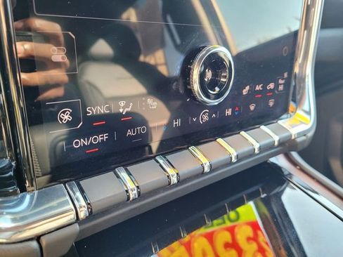 Used 2025 GMC Yukon Denali image 21